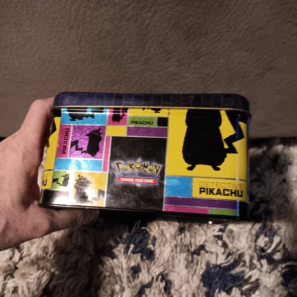 Pokemon Detective Pikachu Black and Yellow Tin - Picture 5 of 7